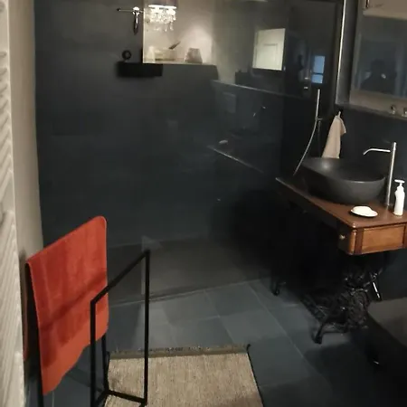 Apartment Place To Be *
